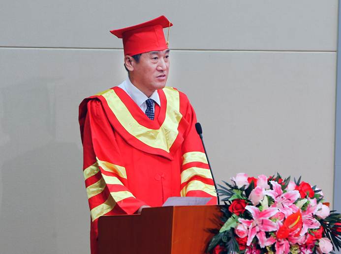 说明: E:\官网华球平台\校内主网站\2018.7.12毕业典礼\2018.7.12华球平台毕业典礼照片\_07W0732.jpg