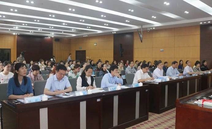 说明: E:\官网华球平台\2018.5\校内\家政学员开学典礼5.11\微信图片_20180514170910.jpg