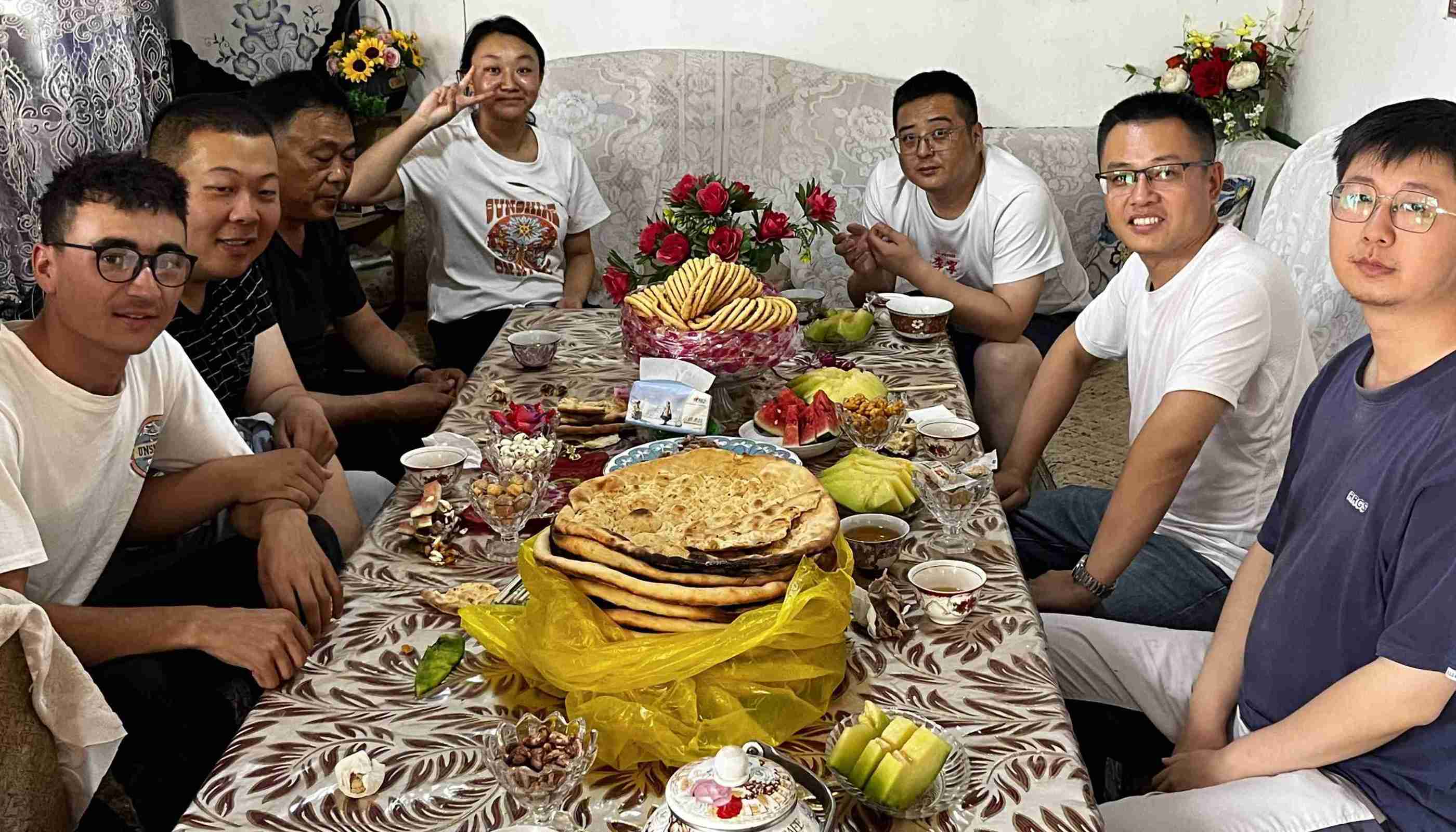 新疆管理中心开展古尔邦节慰问活动 新疆管理中心开展古尔邦节慰问活动